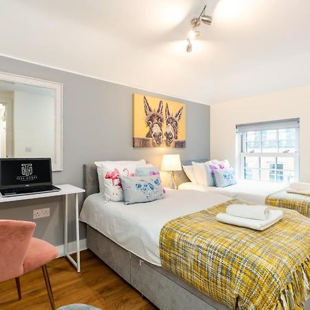 Town Center Apartment With 55” Smart Tv+Netflix Andover Kültér fotó