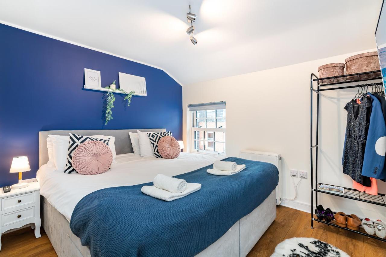 Town Center Apartment With 55” Smart Tv+Netflix Andover Kültér fotó